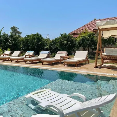 Βίλα Big With Pool In Μαρμαρίς